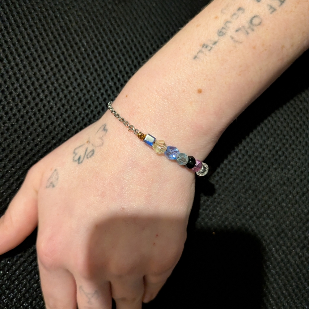 Chic Silver Bracelet with Multicolor Beads